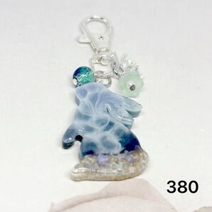 ハンドメイド レジン うさぎのキーホルダー