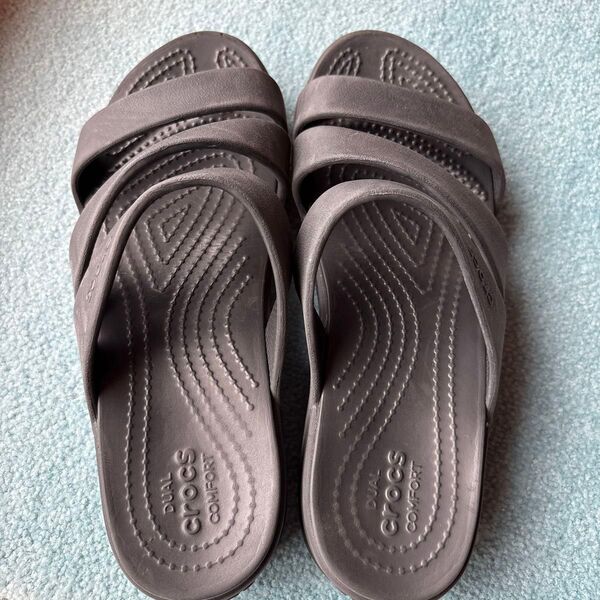 crocs サンダル ブラック