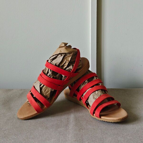 MM6 / エムエムシックス Maison Margiela/メゾンマルジェラ サンダル ストラップサンダル レディース 朱色