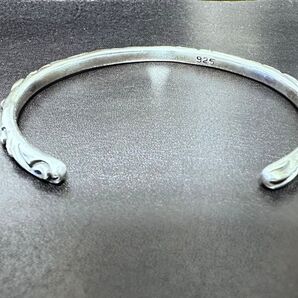 【極美品】スクロール バングル