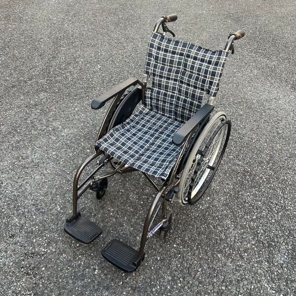 【美品】自走式 車椅子 WAVIT WA22-40S カワムラサイクル
