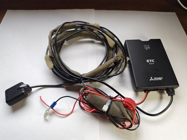 送料込み☆三菱電機 ETC車載器 ☆マツダCX-5 KF2Pから取り外し