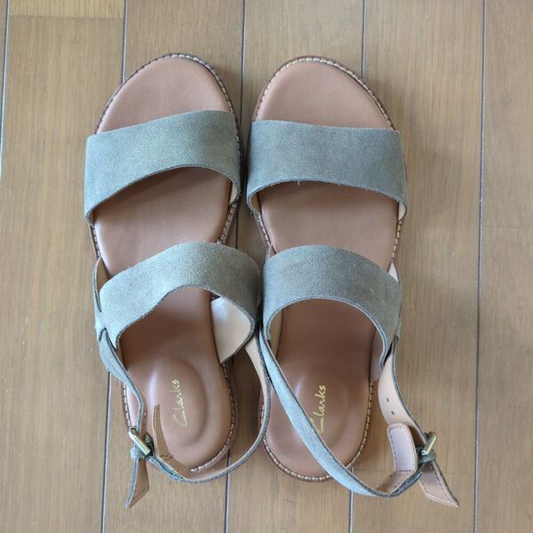 Clarks ストラップサンダル オリーブスエード 24.0cm