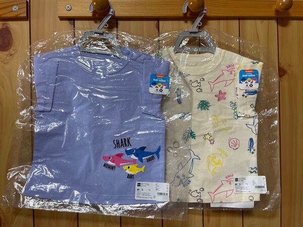 新品 ベビーシャーク 80サイズ Tシャツ 2枚セット GU べべフィン ピンクフォン チビザメ パパザメ ママザメ 半袖