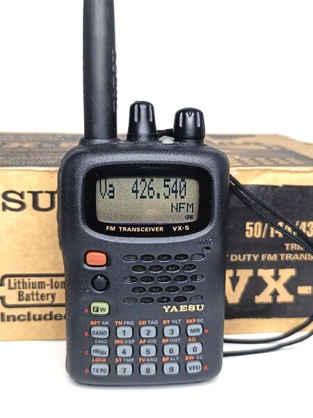 YAESU VX-5 FM ハンディトランシーバー