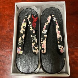 未使用 下駄 レディース 23.5cm〜24.5cm 黒 花柄 和装小物 浴衣 着物 和柄 桐 履物 和装