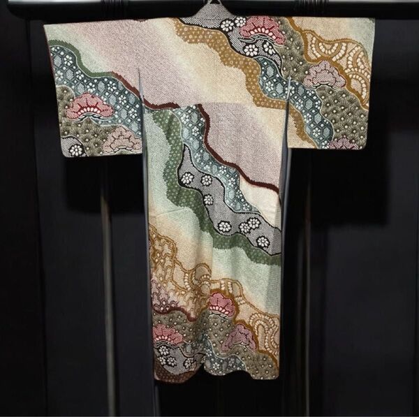 豪華総絞り着物 訪問着 美品 総絞り 逸品 正絹 着物 袷
