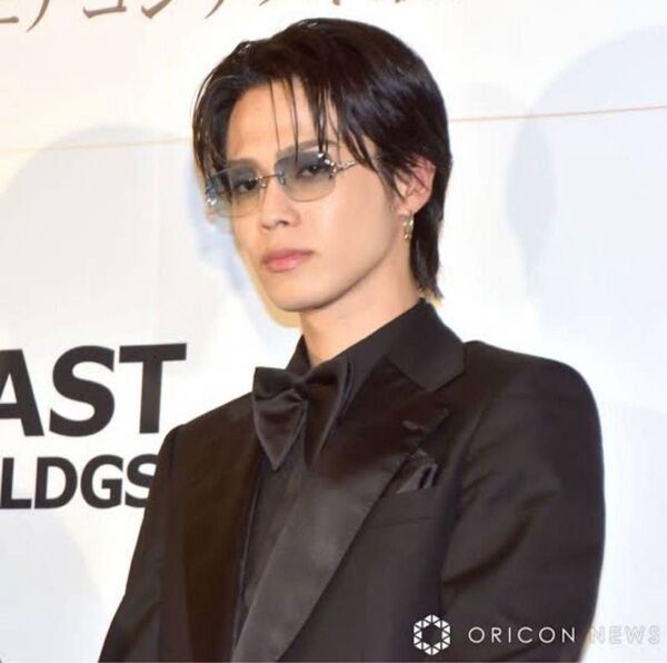 コムドット やまと着用 リムレスサングラス