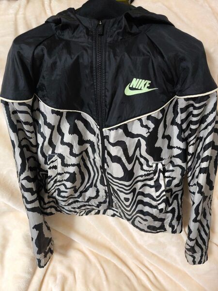 NIKE ウィンドブレーカー キッズ【L150cm】 ブラック