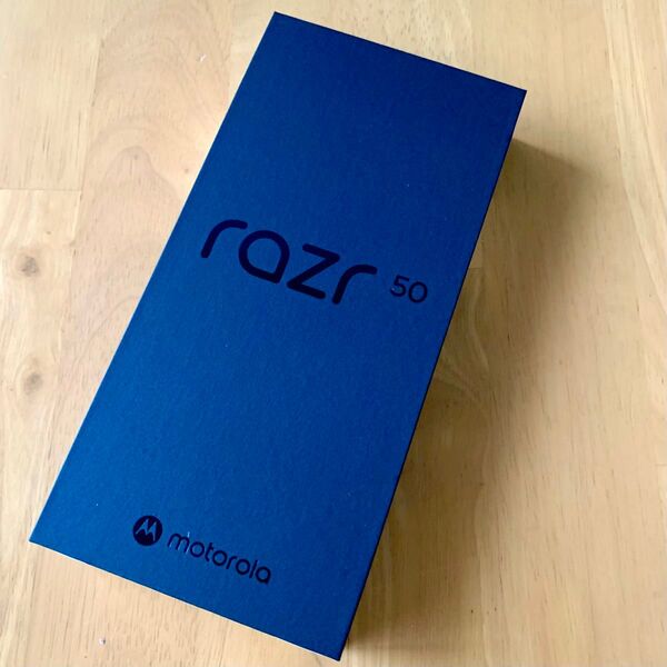motorola razr 50 6.9インチ メモリー 12GB ストレージ 512GB コアラグレイ moto SIMフリー