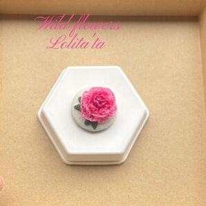 くるみボタン ハンドメイド ローズ 刺繍ブローチ北欧風 yahooフリマ出品限定 一点物 ギフトにも065