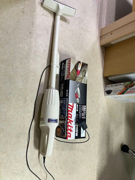 makita マキタ 充電式クリーナー 4070DW ハンディクリーナー
