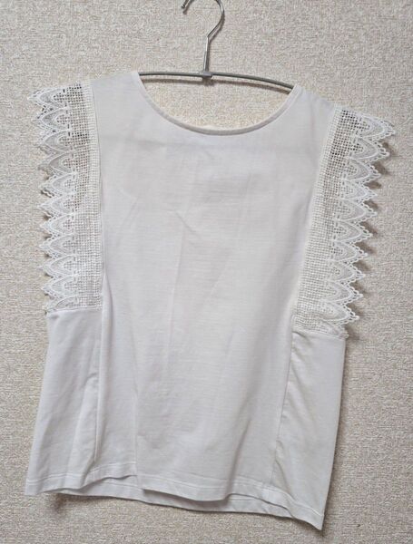 GU 白 袖レース ノースリーブ Tシャツ
