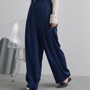 ツータックサテンルーズパンツ 新品 ネイビーM
