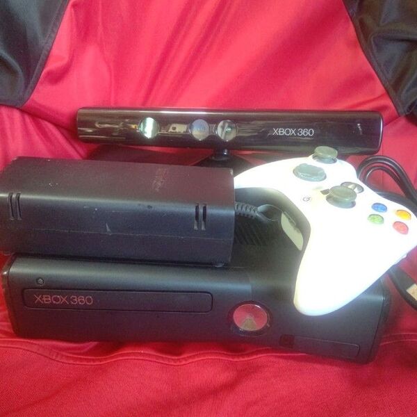 Xbox360本体+Kinect セット #ビッーヒ