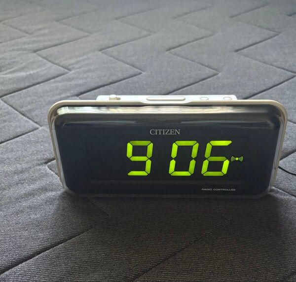 CITIZEN 電波 置き時計8RZ028 リズム レトロポップスペースエイジ ミッドセンチュリー 目覚まし時計 デジタル時計
