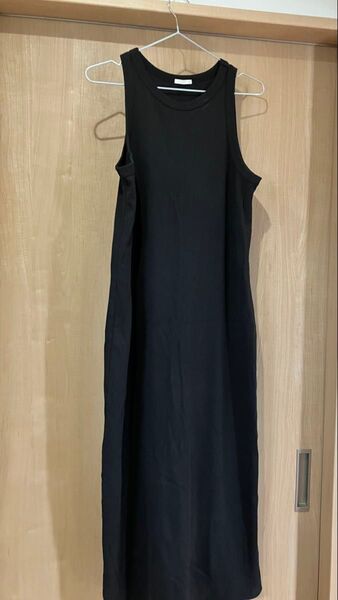 GU リブロングワンピース