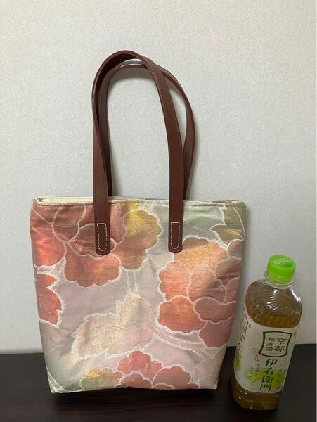 アンズルーム★ハンドメイド★ちょっと豪華な小さめ トートバッグ★ハンドバッグ★着物 帯リメイク★ピンク 華やか 花★B5