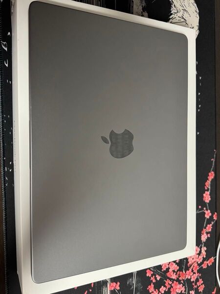 MacBook Pro M3 8GB 512GB AppleCare+ 2027年2月まで保証付