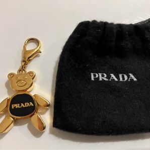 PRADA チャーム クマ ベア ゴールドxブラック 金属素材 レディース