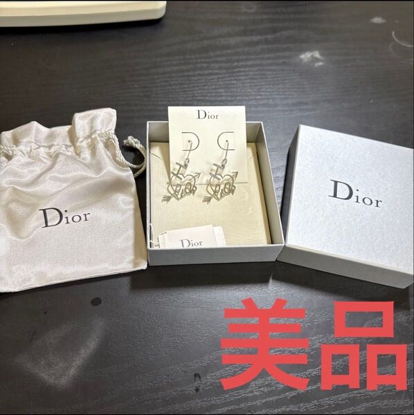 Christian Dior クリスチャンディオール ハートアローモチーフフックピアス シルバーカラー ビンテージ 美品 箱付き