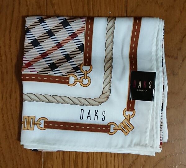 ★未使用 DAKS 大判 ハンカチ 綿100% レディース ダックス★