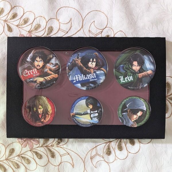 【傷有】 進撃の巨人 缶バッジ 6種 TREASURE BOX トレジャーボックス エレン リヴァイ ミカサ