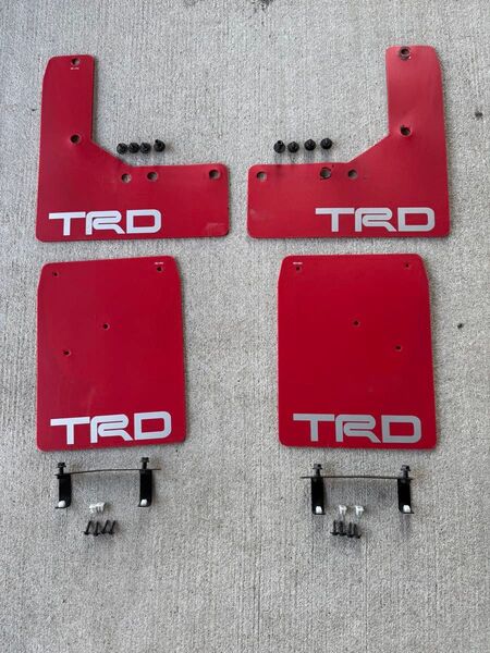 ハイエース マッドガード TRD レッド 前後セット 泥除け 赤 マッドフラップ
