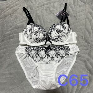【新品】チュチュアンナ ブラ ショーツセットアップ C65