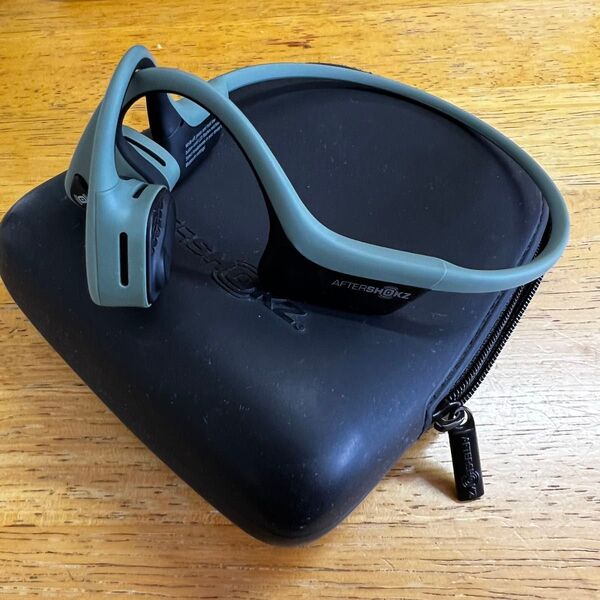 ショックス AfterShokz 骨伝導イヤホン グリーン 初期モデル 新品購入 ワンオーナー