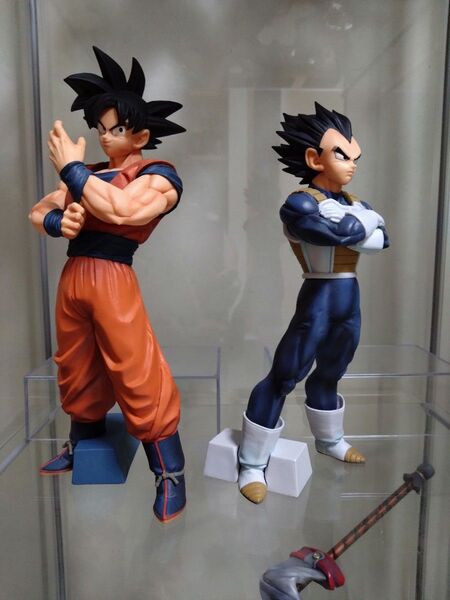 国内正規品 ドラゴンボール 孫悟空 ベジータ ストロングチェインズ 2体セット