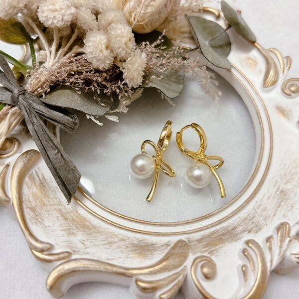 ピアス リボン パール ゴールド かわいい おしゃれ アクセサリー カジュアル フォーマル 入学式 卒業式 結婚式