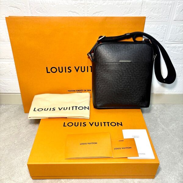ルイヴィトン タイガ アントン ポシェット ショルダーバッグ ブラック LOUIS VUITTON