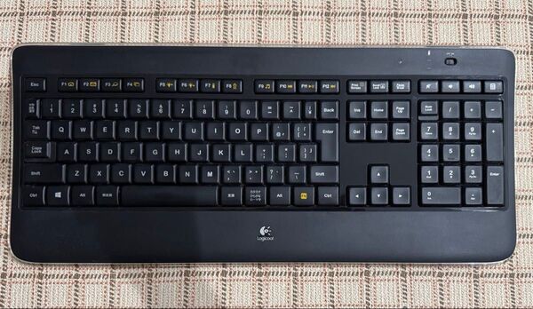 Logicool K800 ワイヤレスキーボード