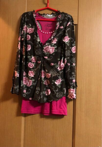 M☆伸縮性のあるローズ柄が可愛いトップス♪クーポンポイント消化薔薇