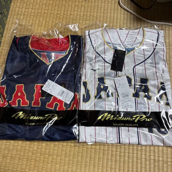 2023年WBCで大谷翔平選手が実際に着用したオーセンティックユニフォームです。ホーム・ビジターセットになります。