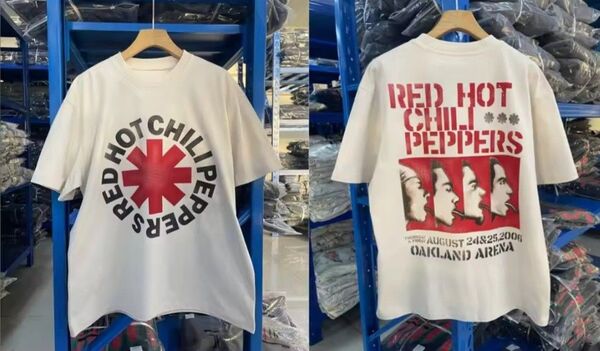 Red Hot Chili Peppers Tシャツ