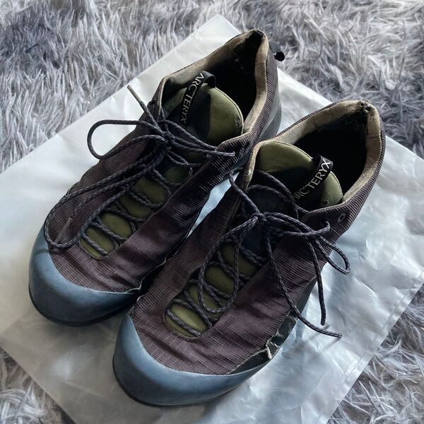 ARC'TERYX GORE-TEX ブラック スニーカー27.0