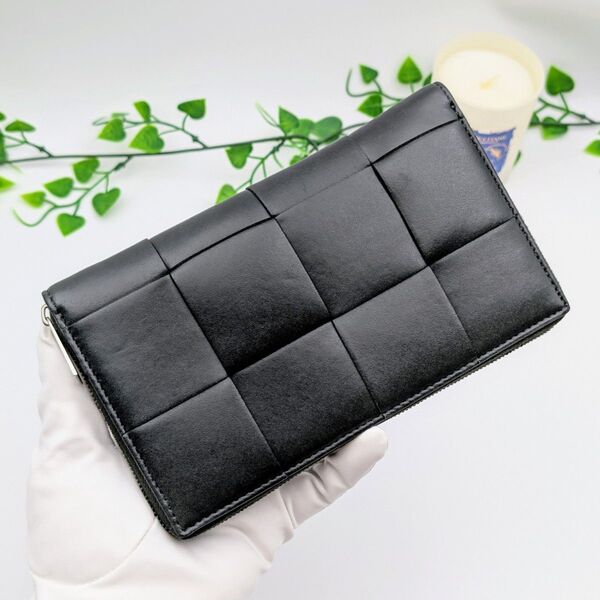 ボッテガヴェネタ カセット ラウンドジップ 長財布 ダークグリーン シルバー金具