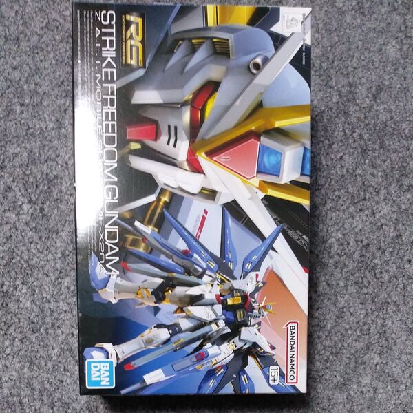 ストライクフリーダムガンダム (1/144スケール RG 14 機動戦士ガンダムSEED DESTINY )ブランド:BANDAI