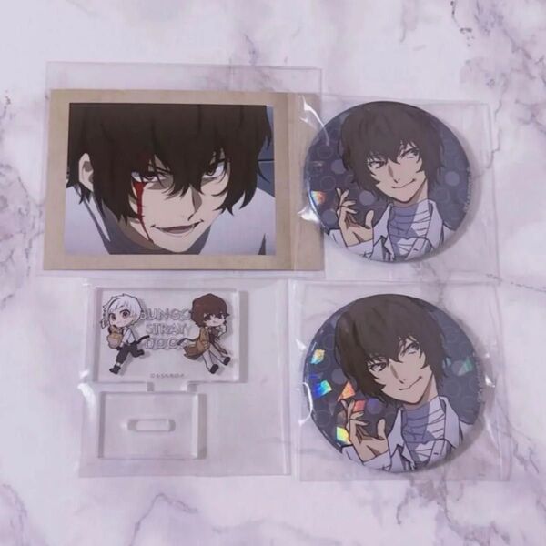 太宰治 文豪ストレイドッグス 八周年 シャツ ホログラム缶バッジ アクリルスタンド カード