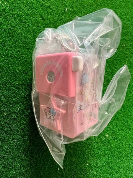 サンリオ レトロ キーホルダー 2種 ガチャ キティ キキララ
