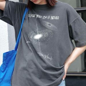andme 宇宙プリント半袖Tシャツ Mサイズ