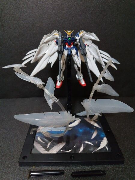 RG 1/144 ウイングガンダムゼロEW 拡張エフェクトユニット セラフィムフェザー付き 完成品 ガンプラ完成品 ジャンク