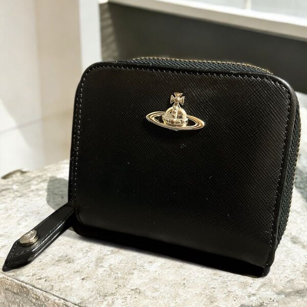 Vivienne Westwood 二つ折り財布 ブラック オーブ金具