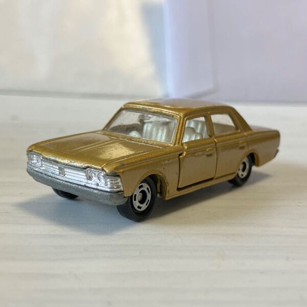 トミカ ミニカー トヨタ クラウン 旧車 ルース品