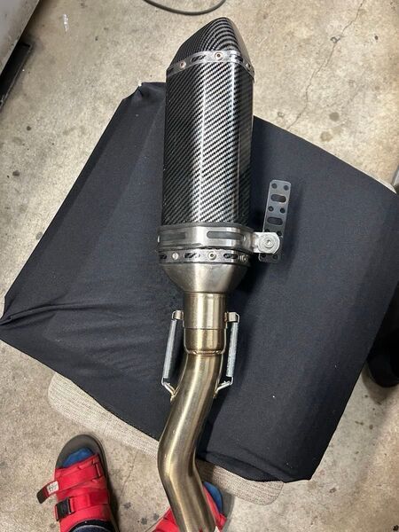 カーボン柄バイクサイレンサー 42.5ミリ