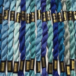 DMC 刺繍糸30束ブルー系赤、黄色、ピンク、オレンジ、ちや色 まとめ売り