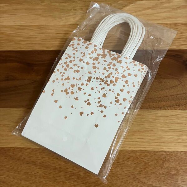 紙袋 10枚セット 15×21cm 白×ゴールド ハート柄 ラッピング袋 手提げ袋 厚手タイプ プレゼント おすそ分け 新品未開封