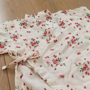 【美品】センスオブワンダー(sense of wonder) 甚平 カバーオール 70 80 女の子 いちご 綿100 ベビー服